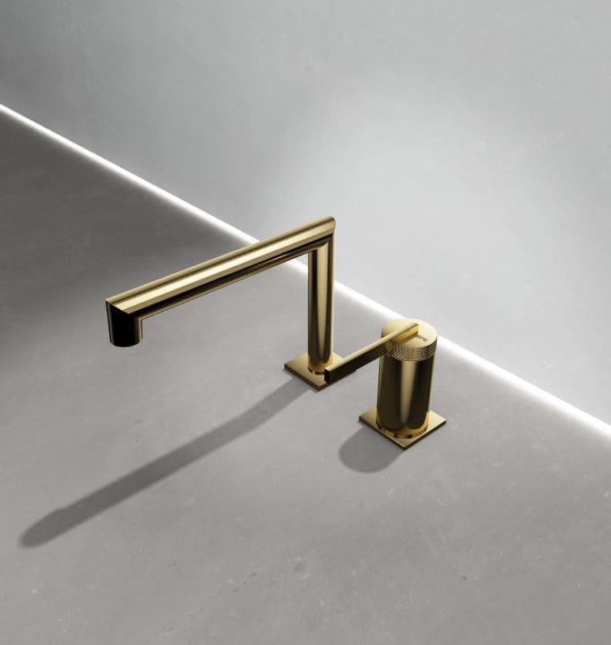 LUX DECK MOUNTED BASIN TAP